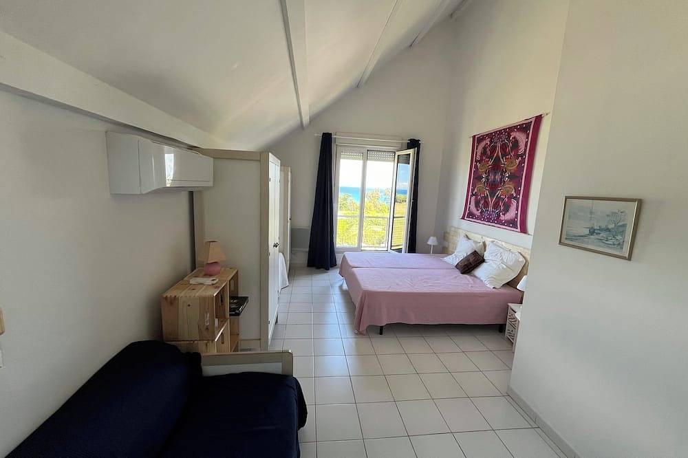 Appartement entier, Duplex vue Mer, climatisé, au Calme dans un Jardin, à 150m de la Plage à Pieds in Canale-di-Verde, Arrondissement de Corte