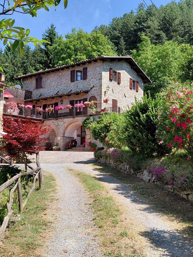 Gîte pour 2 personnes, avec vue et jardin, adapté aux familles à Castiglione di Garfagnana - 2