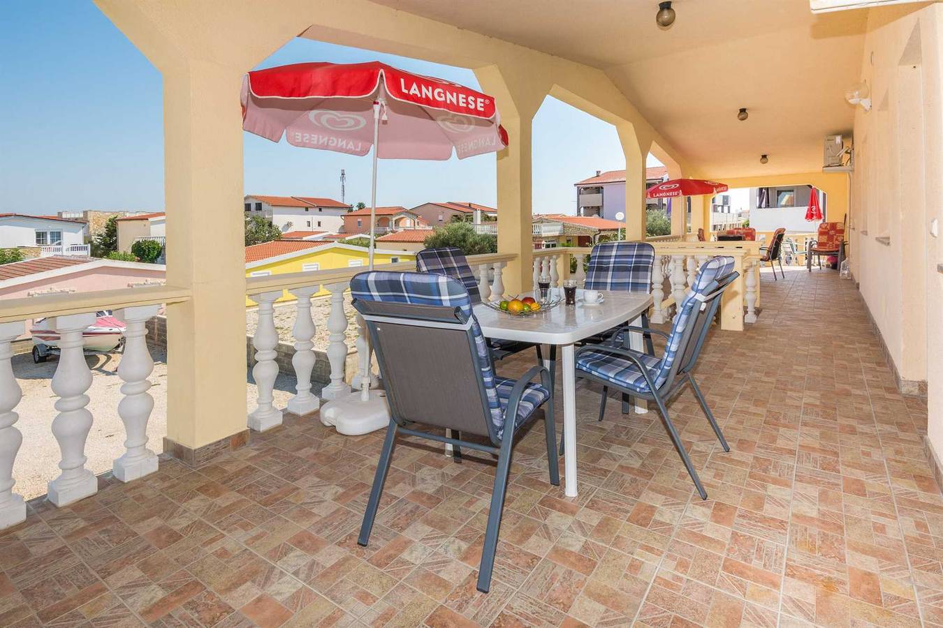 Ganze Wohnung, Nur 70 m vom Strand | Fewo für 4 Personen | mit Meerblick in Vir