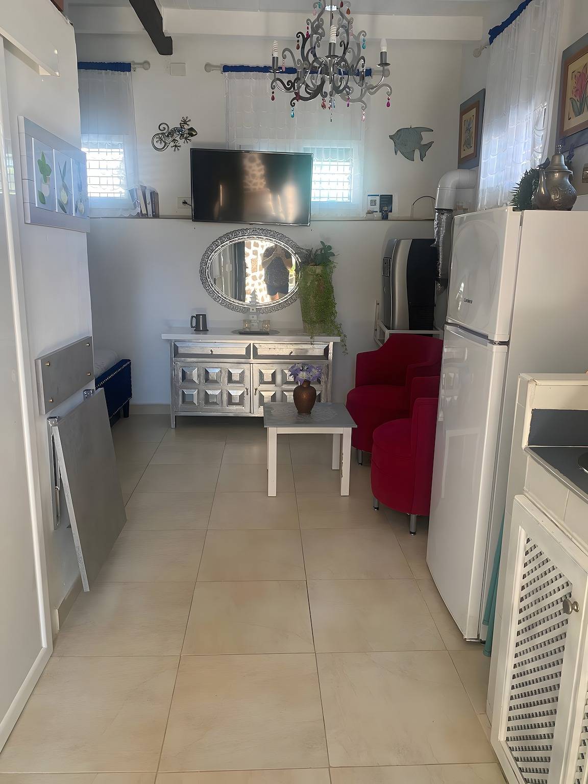 Estúdio inteiro, Estúdio de férias 'El Palmeral' com piscina partilhada, Wi-Fi e ar condicionado in Montaña Roja, Yaiza