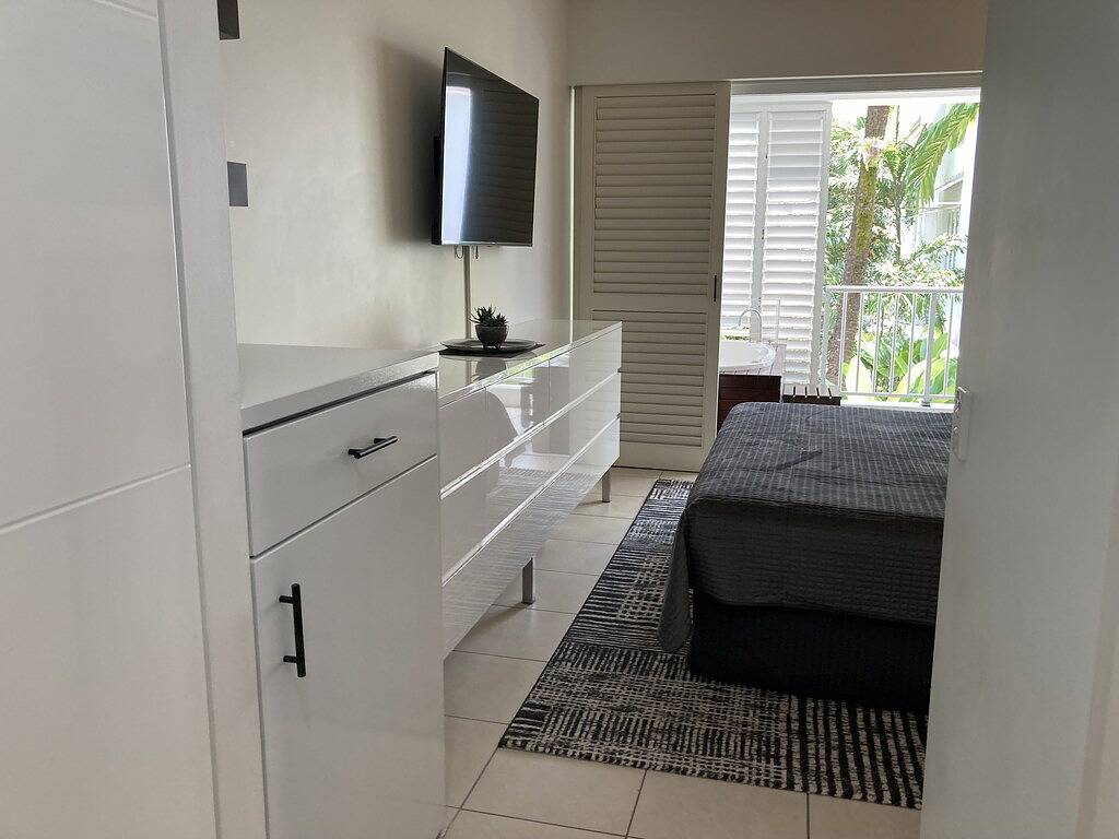 Ganze Wohnung, Am Strand: Beach Club mit kostenlosem Auto in Palm Cove, Cairns