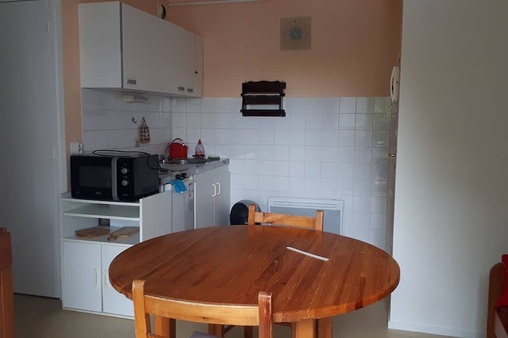 Appartement entier, Pied dans l'eau, Bel appt, 2 pièces, plage de Monsieur Hulot, balcon, parking in Saint-Marc-sur-Mer, Saint-Nazaire