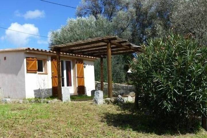 Villa pour 2 personnes, avec jardin et terrasse à Porto-Vecchio