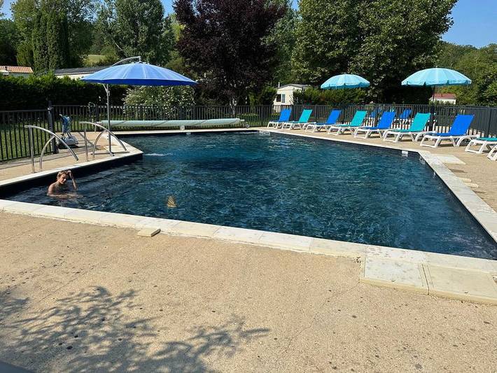 Mobil home pour 4 personnes, avec Bassin pour enfant et Piscine à Villamblard