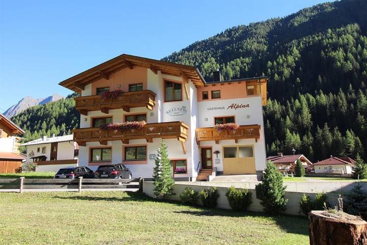 Ferienwohnung für 2 Personen, mit Balkon und Garten sowie Sauna in Gries