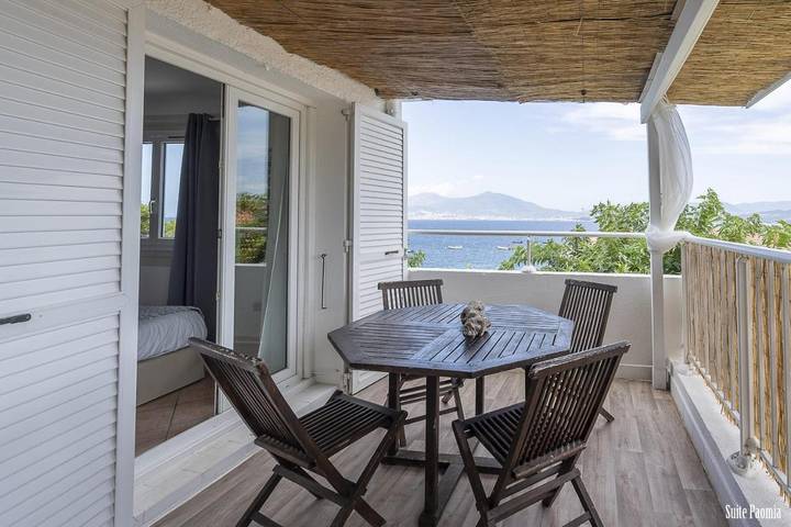 Appart’hôtel pour 4 personnes, avec Terrasse et Vue dans Porticcio