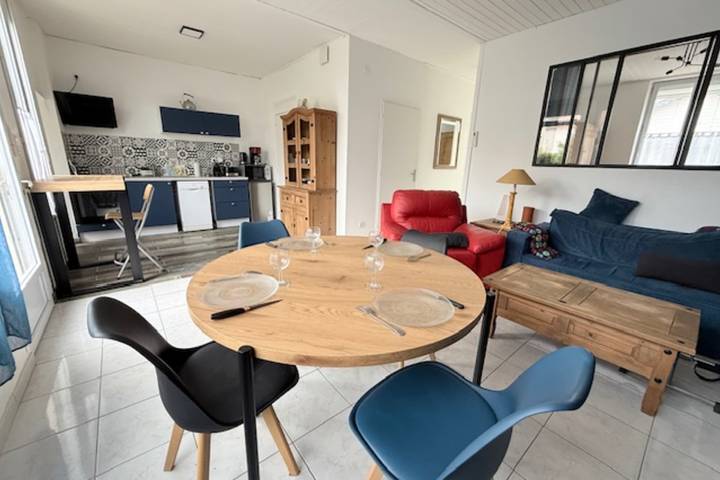 Vacation rental for 4 people, with Terrace and Yard à La Rochelle
