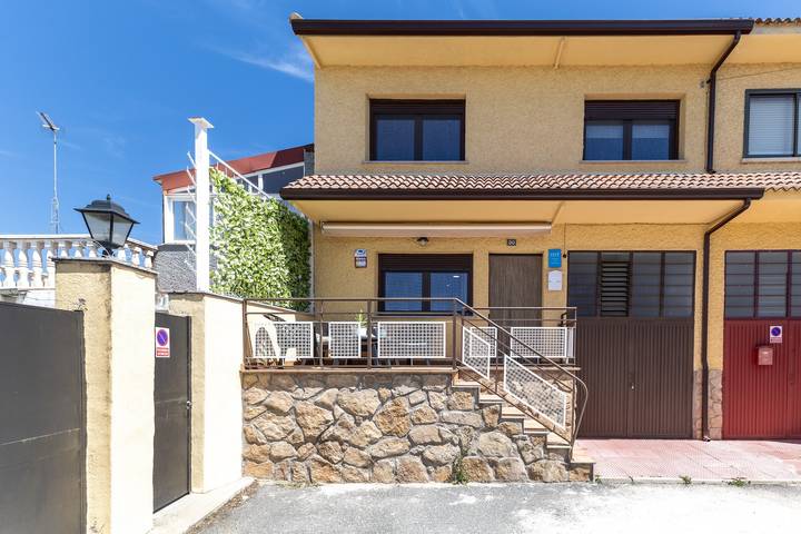 Casa rural para 10 personas, con Balcón en El Barraco, Valle del Alberche