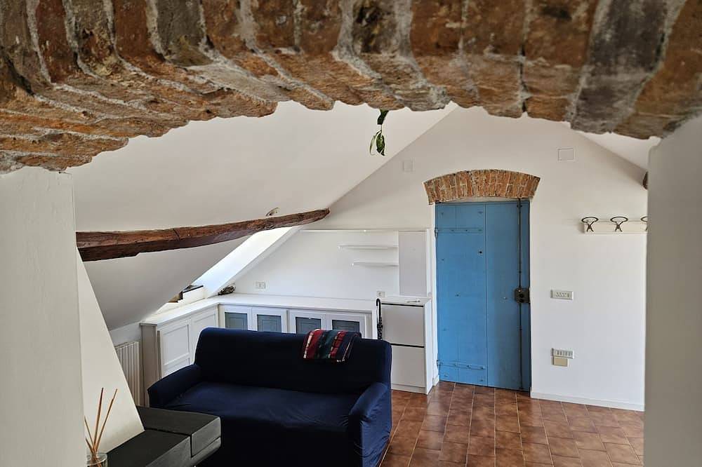 Entire apartment, The Attic of Vico Mandorla in Savona (City), Savona