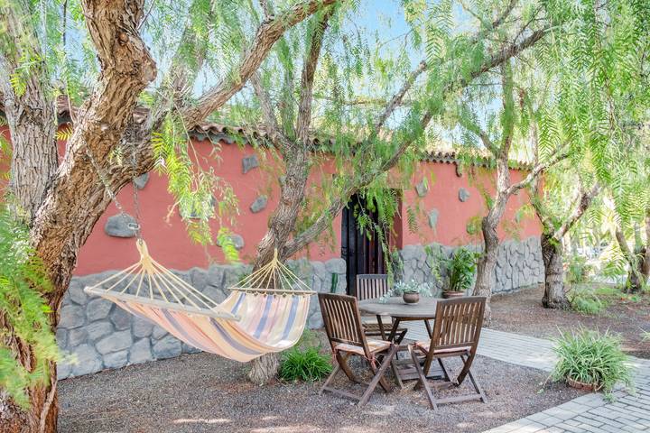 Beautiful Cottage “La Casita del Rincón” with Sea View, Mountain View, Wi-Fi in Arona, South Tenerife