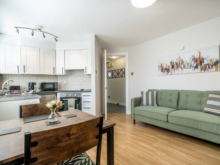 Last minute apartment for 2 people in Belfast
