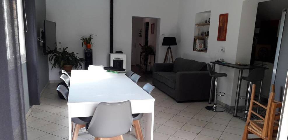 Location de vacances pour 13 personnes, avec terrasse et piscine à Gavaudun - 2