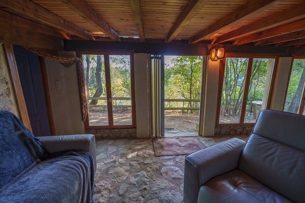 Apartamento entero, Unusual Atypique for nature lovers in a peaceful setting in the heart of Barjols in Barjols, Región Brignoles