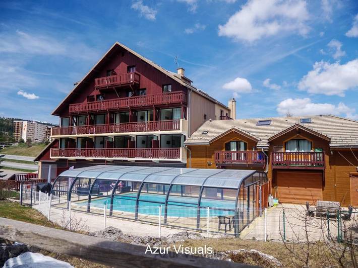 Hôtel pour 8 personnes, avec sauna et jardin ainsi que vue et piscine, animaux acceptés