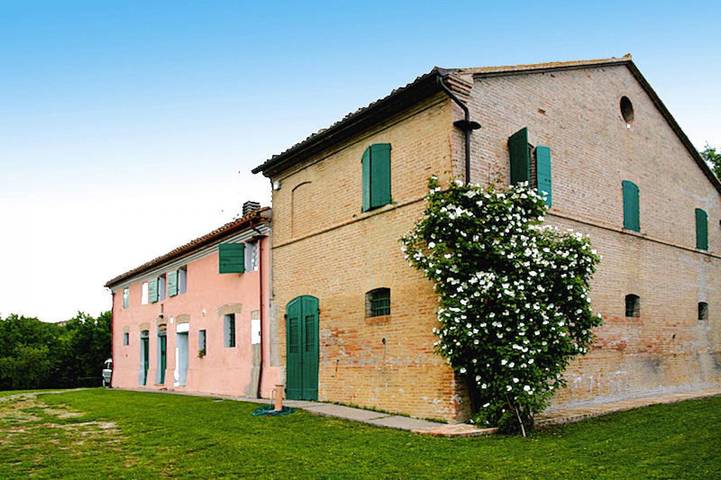 Landhaus in Monterado mit Pool in Monterado, Trecastelli