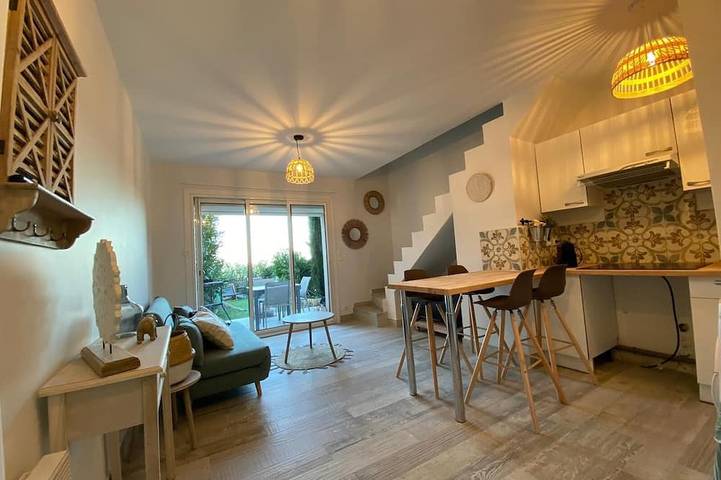 Haus mit Meerblick, Pool, Garten und Tennis - für 4 Personen in Roquebrune-sur-Argens, Mittelmeerküste (Frankreich)