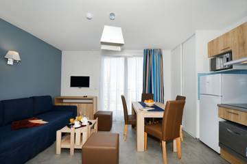 Villa pour 8 personnes, avec balcon ainsi que piscine et sauna à Agde