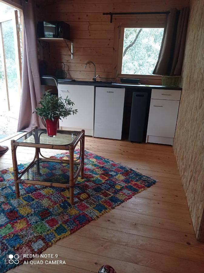 Location de vacances pour 2 personnes, avec Terrasse et Jardin ainsi que Piscine et Vue à Cornillon-Confoux - 4