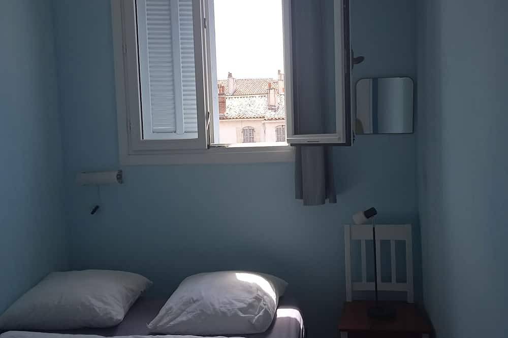 Chambre dans appartement central et calme\n\nroom in central and quiet apartment in Marseille, Région de Marseille