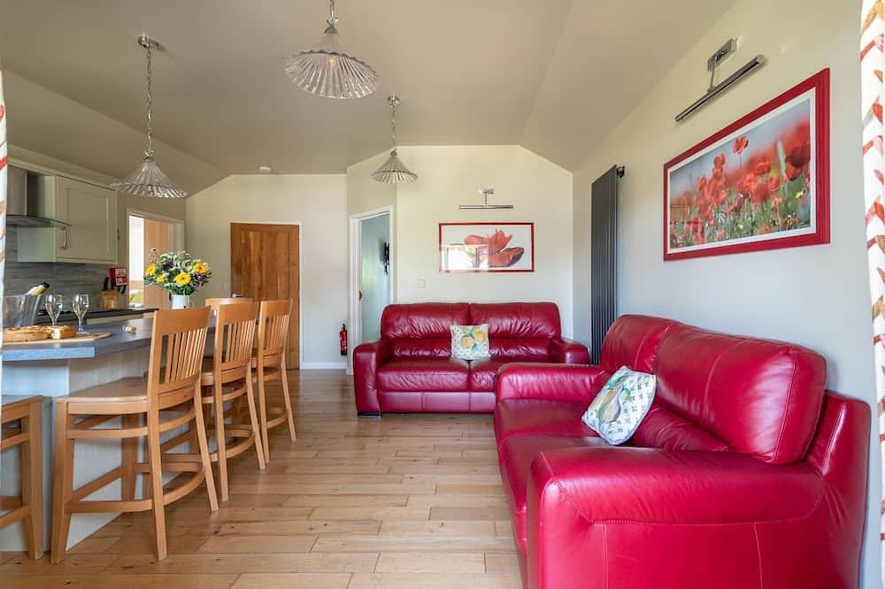 Bath & West lodge - sleeps 4/5 with private hot tub in Cheddar, Somerset