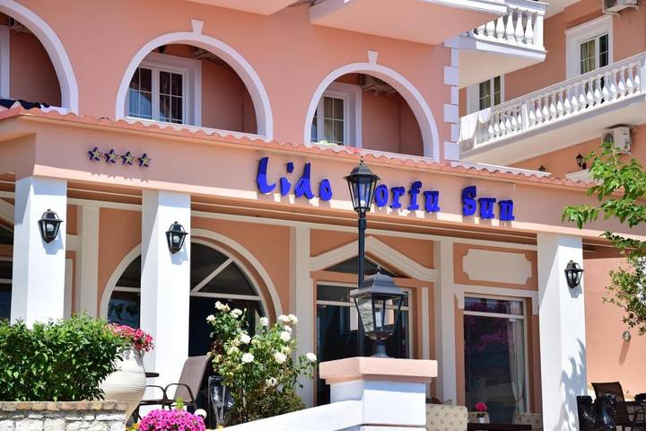 Hôtel pour 3 personnes, avec jardin et piscine