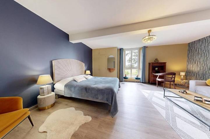 Gîte pour 20 personnes, avec Balcon ainsi que Jardin et Piscine à Saint-Planchers - 3