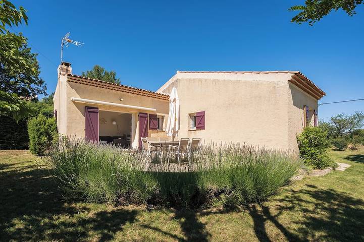 Gîte pour 4 personnes, avec terrasse et jardin, animaux acceptés à Cruis