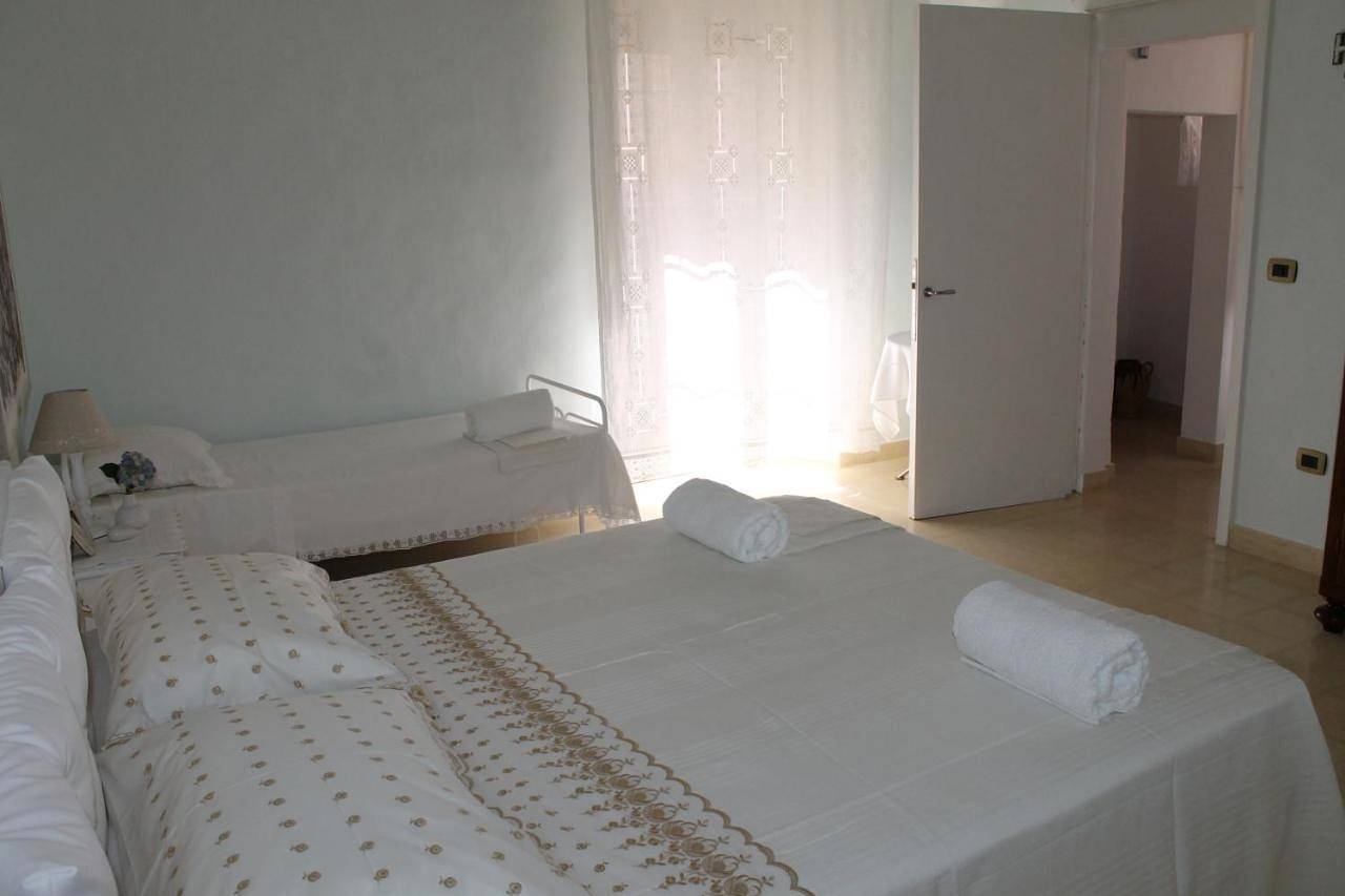 Deluxe Double Room (2 Adults + 1 Child) in Casarano, Golfo di Taranto