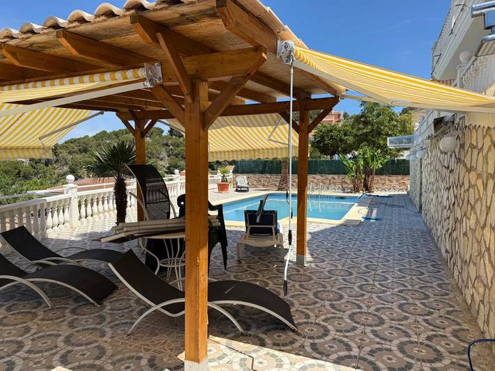 Villa voor 10 personen, with Balkon and Terras as well as Zwembad and Uitzicht in Cullera