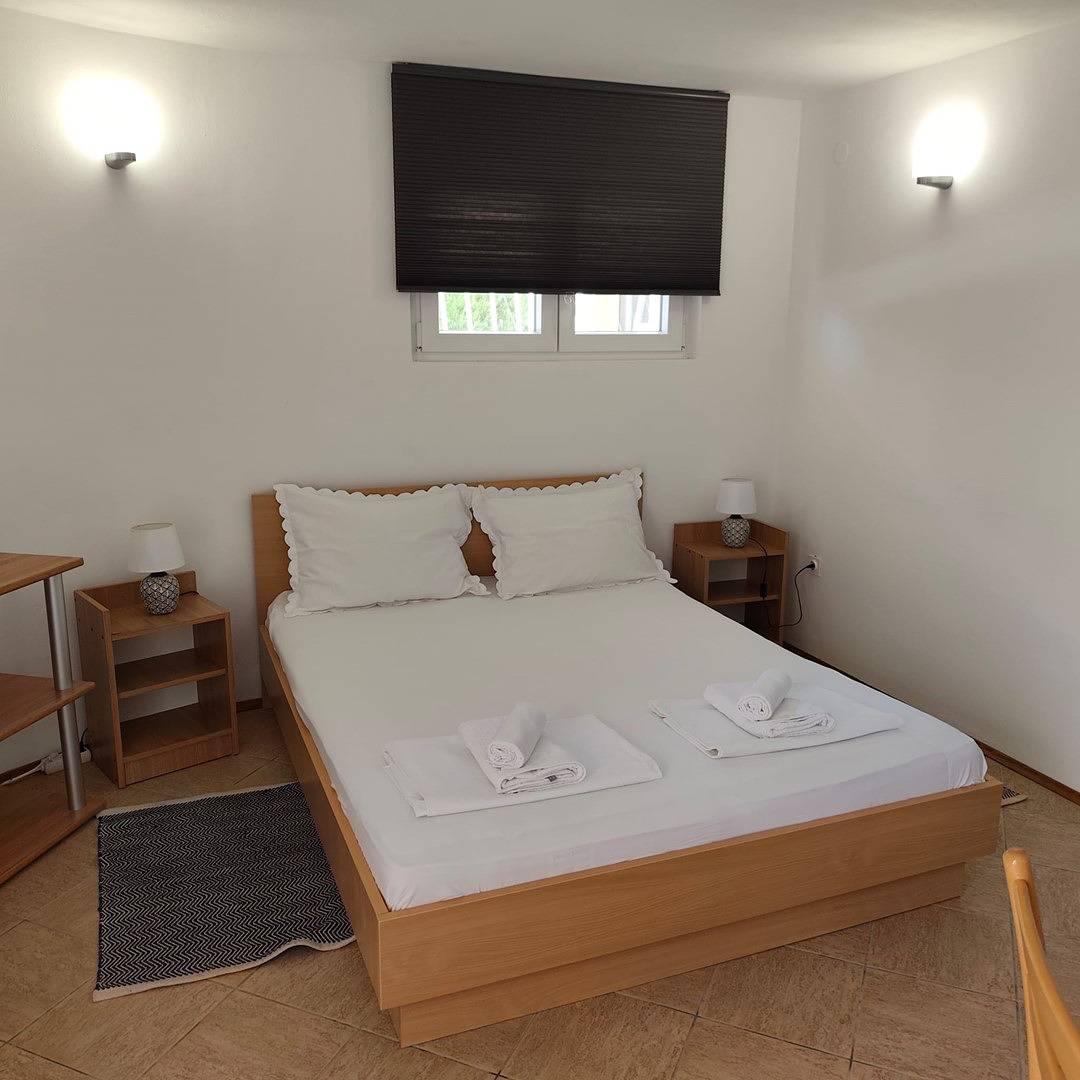 Ganze Wohnung, Studio Apartment mit Terrasse in Primošten, Šibenik-Knin