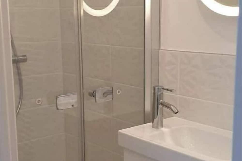 Ganze Wohnung, App*** 2/3 pers \"Nuage\" ☁️ Air-conditioned with garden in Lons-le-Saunier, Jura