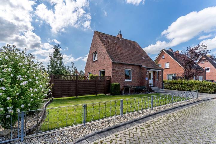 Ferienhaus für 4 Personen, mit Terrasse und Garten in Hinte - 2