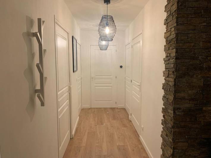 Location de vacances pour 6 personnes, avec vue ainsi que vue sur le lac et jardin à Brison-Saint-Innocent - 3