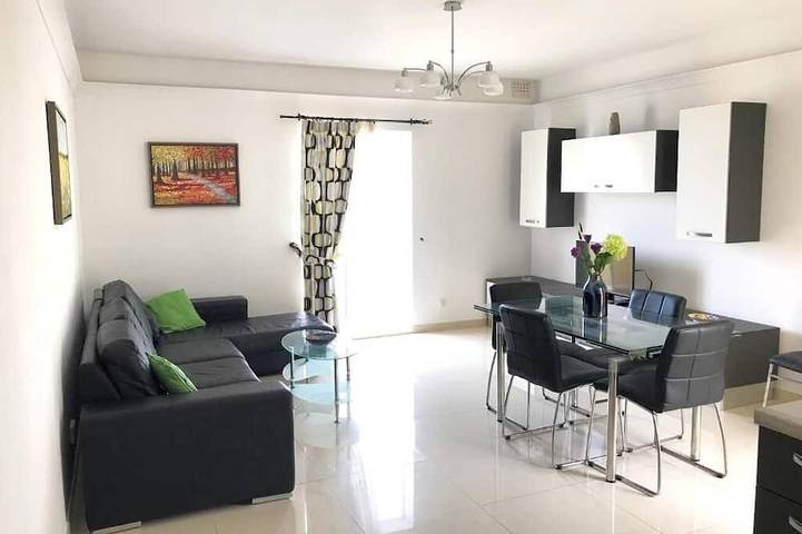 Location de vacances pour 5 personnes, avec balcon dans Qawra - 2