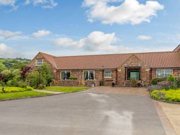 Holiday Rental for 8 People in Cheddar, Somerset, Photo 1