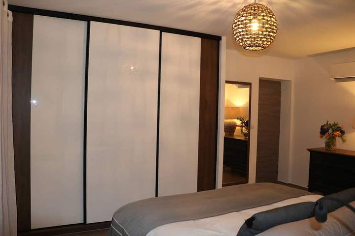Location de vacances pour 9 personnes, avec terrasse et jardin dans Gare du Club Med Cocody - 4