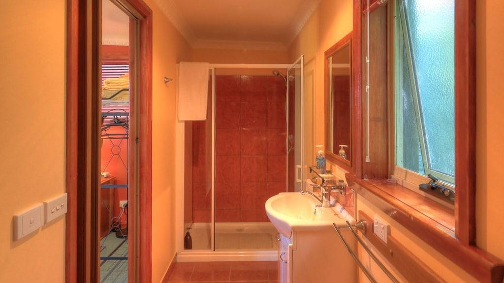 Ganze Wohnung, Alice neben dem Meer - Studio-Apartment. in Devonport (Tasmanien), Tasmanien