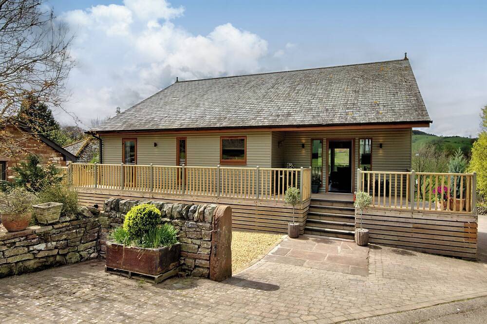 Log Cabin for 4 People in Pooley Bridge, Cumbria