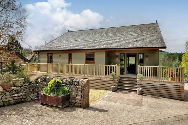 Log cabin for 4 people, with garden in Pooley Bridge