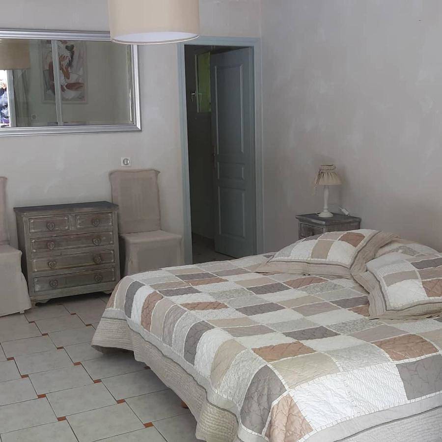 Double Room - Disability Access in Le Thor, Vaucluse