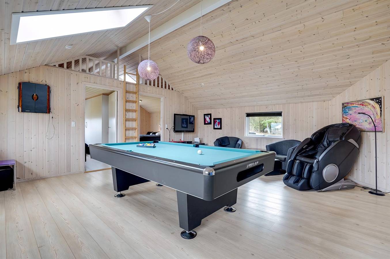 Beautiful home in Rømø w/ 4 Bedrooms, Sauna and Wifi in Sønderstrand, Tagholm
