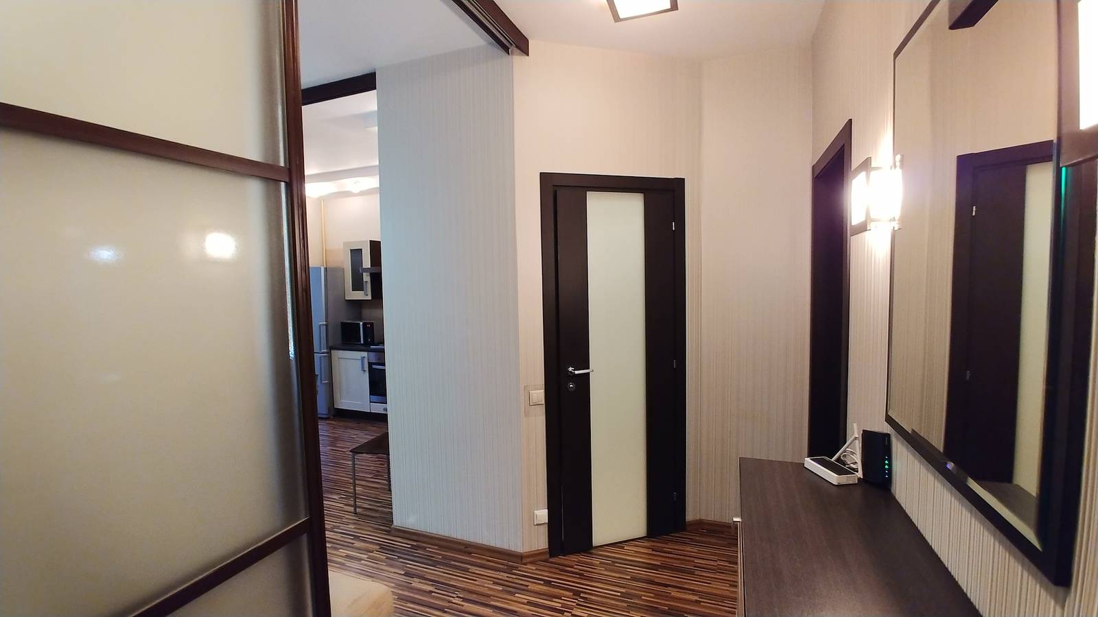 Entire apartment, One bedroom, Lux, 17 Baseina str, Near Gulliver in Kyiv, Ukraine