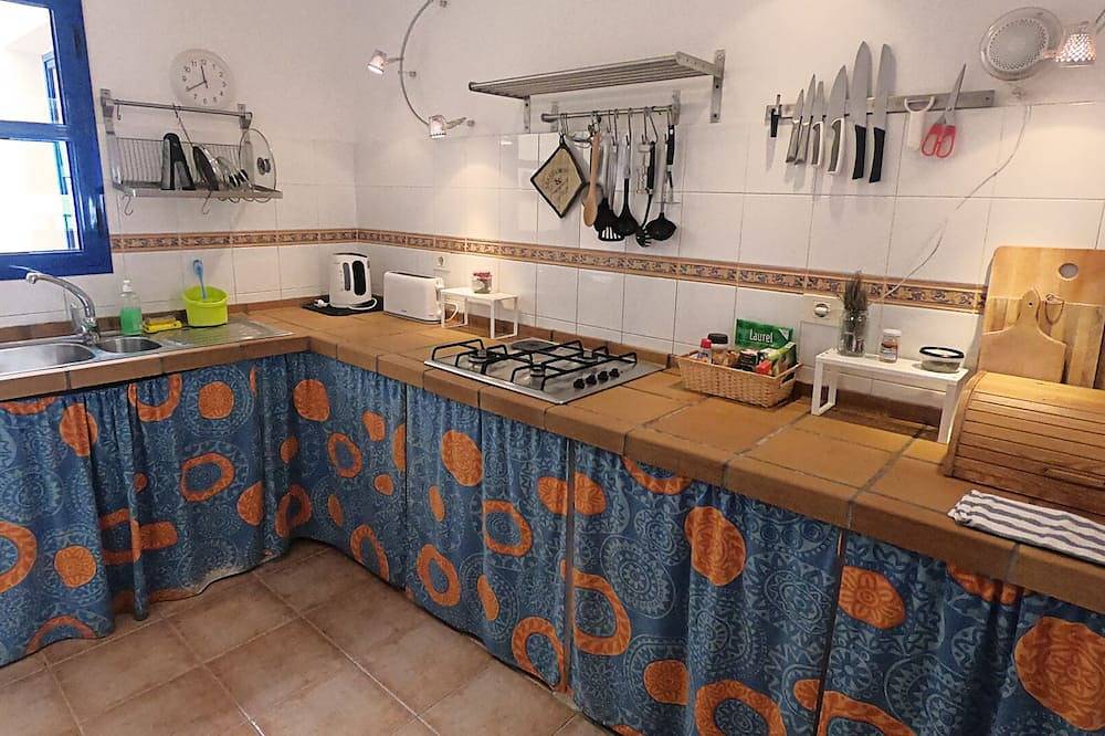 Apartamento entero, Apartamento Cerca De La Playa De Famara Ideal Para Parejas O Familias Con Niños in Playa Famara, Teguise