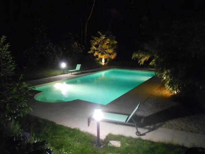 Alojamiento y desayuno para 2 personas, con jardín además de piscina y terraza - 1