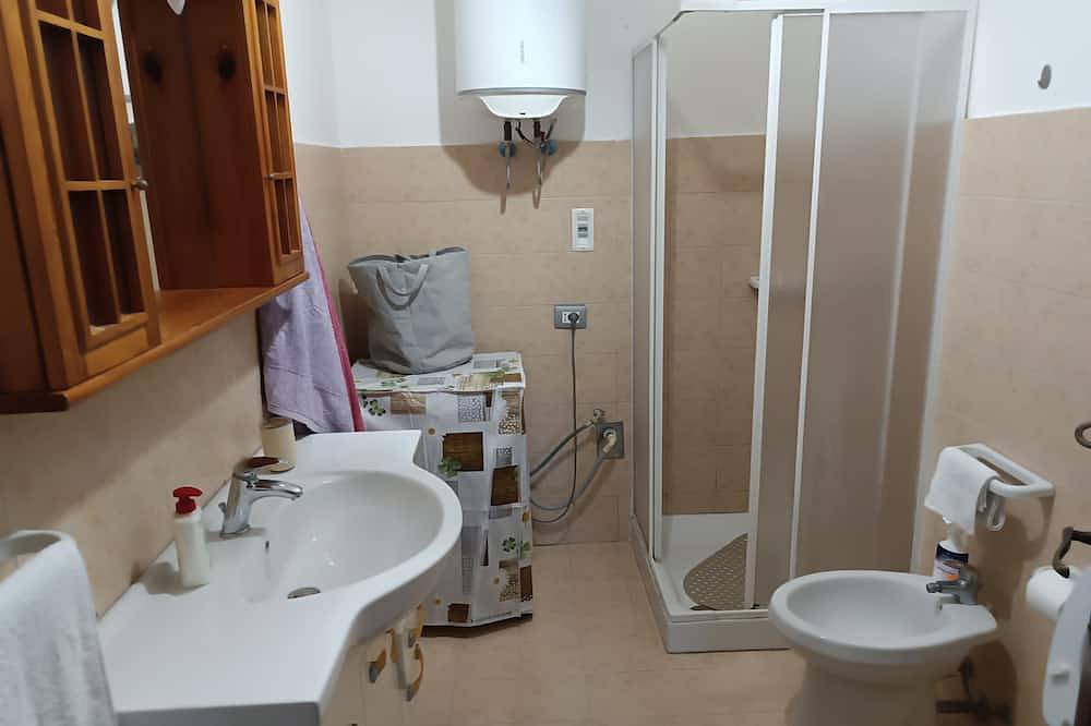 Apartamento entero, The house is located 100m from the sea complete with Wifi Tv and air conditioning in Bova Marina, Costa Ionica Calabria