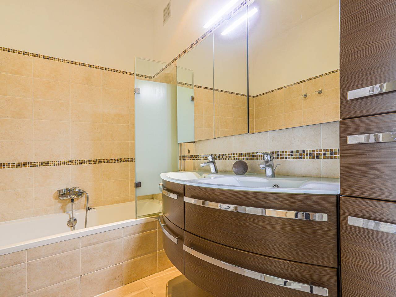 Entire apartment, Le Victor Hugo in Nice (France), Mediterranean Coast (France)