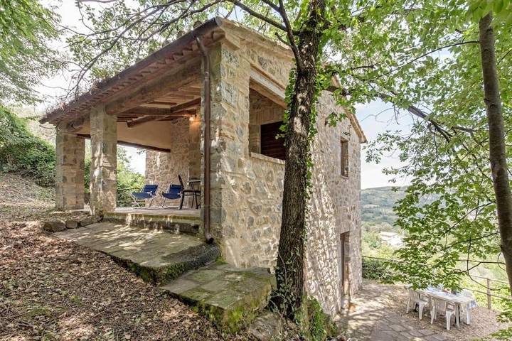 Ferienhaus für 4 Personen, mit Balkon und Terrasse sowie Garten und Pool in Seggiano