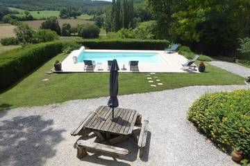 Gîte pour 9 personnes, avec terrasse et jardin, animaux acceptés à Valprionde