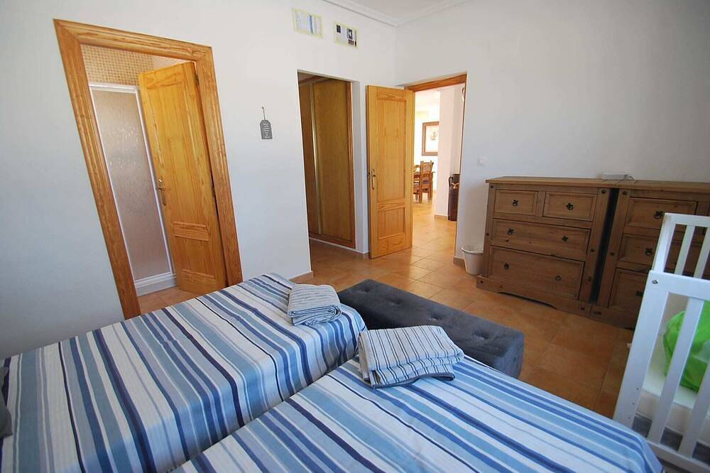 Finca in quiet area with private pool in Catral, Alicante Province