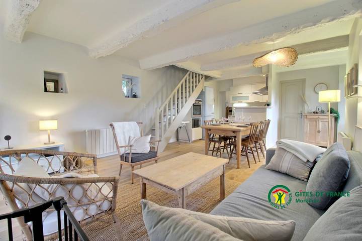 Gîte pour 6 personnes, avec jardin et vue à Ploemel
